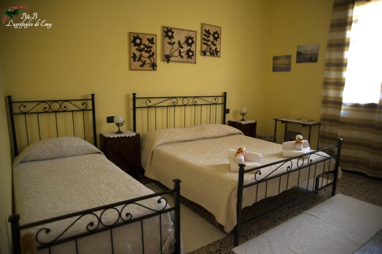 Bed and Breakfast L'Agrifoglio Di Emy Guspini Exterior foto