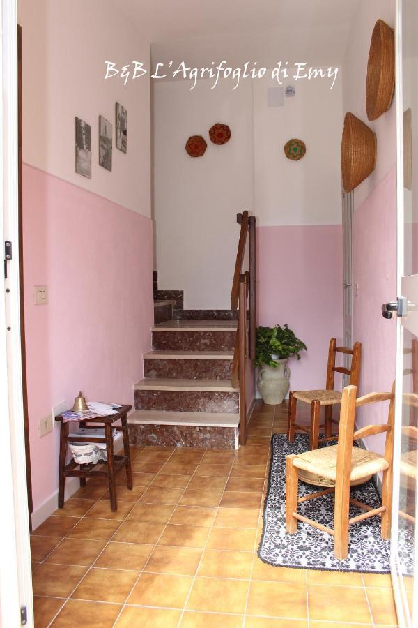 Bed and Breakfast L'Agrifoglio Di Emy Guspini Exterior foto