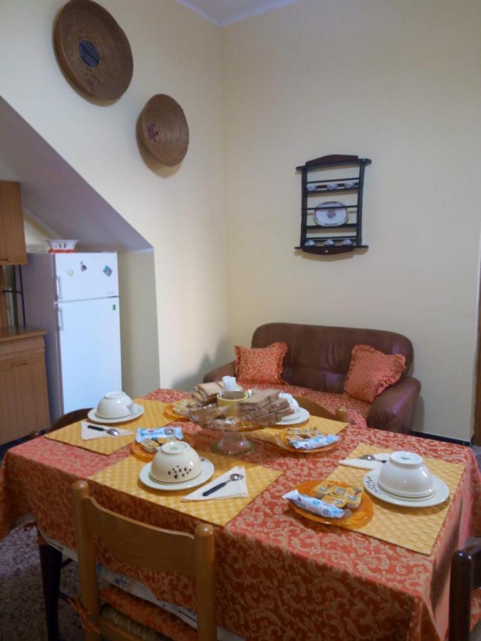 Bed and Breakfast L'Agrifoglio Di Emy Guspini Exterior foto