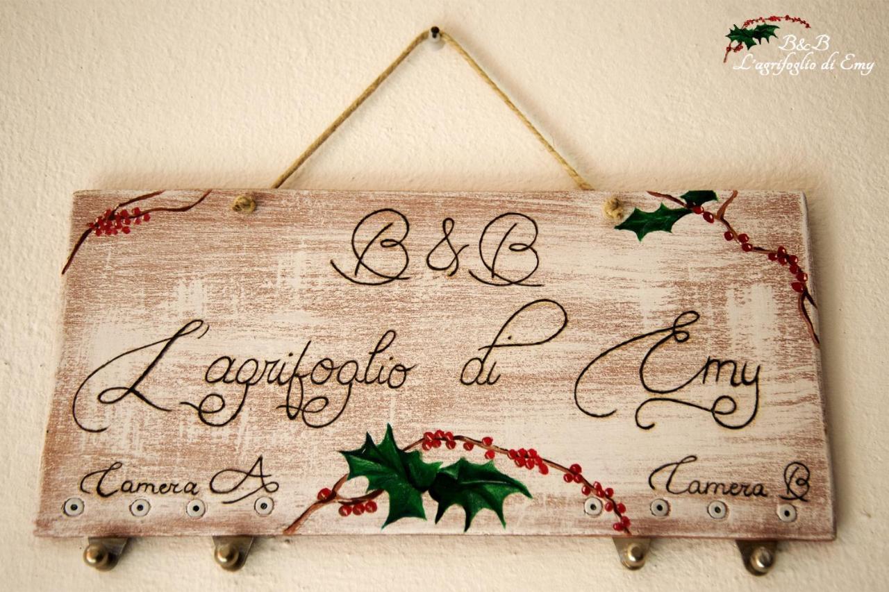 Bed and Breakfast L'Agrifoglio Di Emy Guspini Exterior foto
